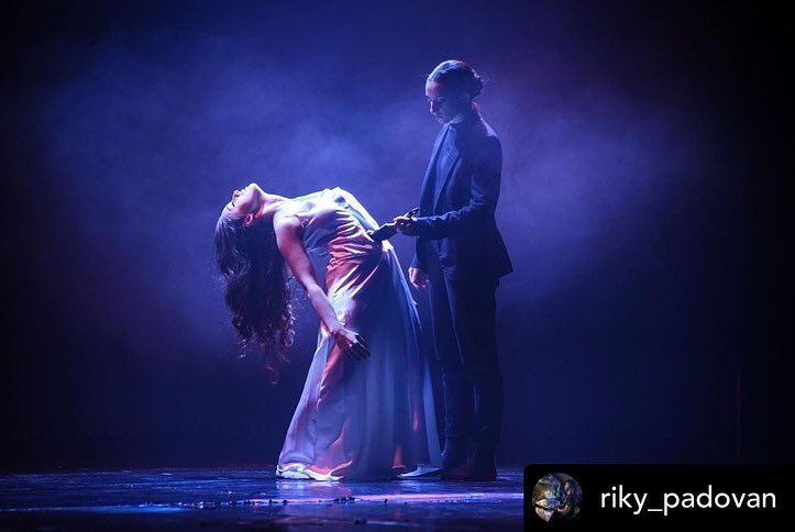 Robelighting's tweet photo. In Grugliasco, Turn, Italy, #lightingdesigner Riccardo Padovan illuminated #EffettoImmediato by MIXIT Dance Studio using @Robelighting #LEDBeam150, #Spiider and #MegaPointe luminaires. (📸 Domenico Conte)

#robelighting #robeonstage #mixit #dancelighting #theatricallighting https://t.co/zYG4ATfHf3