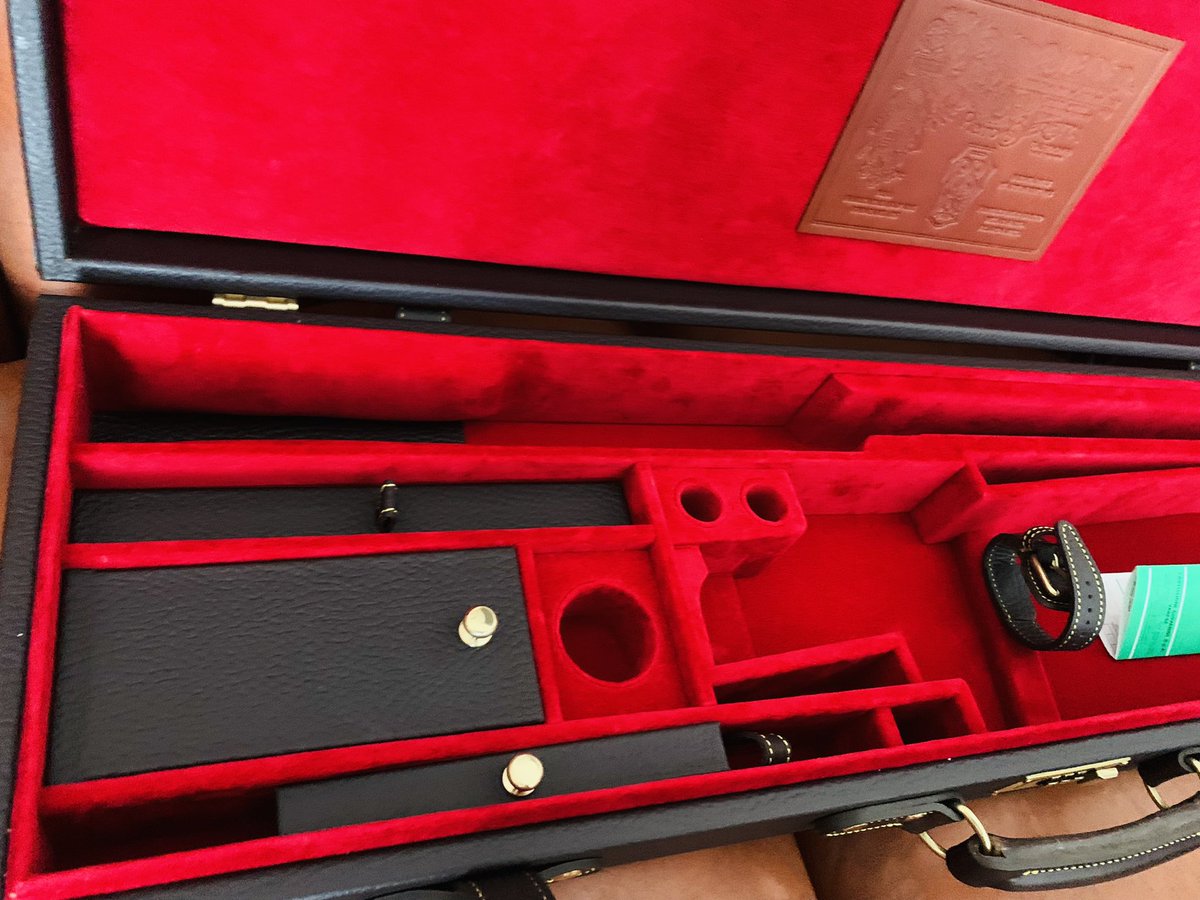 ArmeriaTucci's tweet photo. 🇮🇹💎HandMade in ITALY💎🇮🇹

🎩🔱 Beretta Hard Leather Case 🔱🎩

⭐️⭐️⭐️⭐️⭐️

Stay On !!!

☎️ : +39 (0)30 800 209 
📱💬🇮🇹🇬🇧: +39 347 05 27 102
📧: info@tuccimario.com 
🌐: https://t.co/7bdvWjzLTm 

Vittorio Tucci

#masterpiece #craftmanship #artwork #luxury #exclusive #firstquality https://t.co/cS5oyEjRem