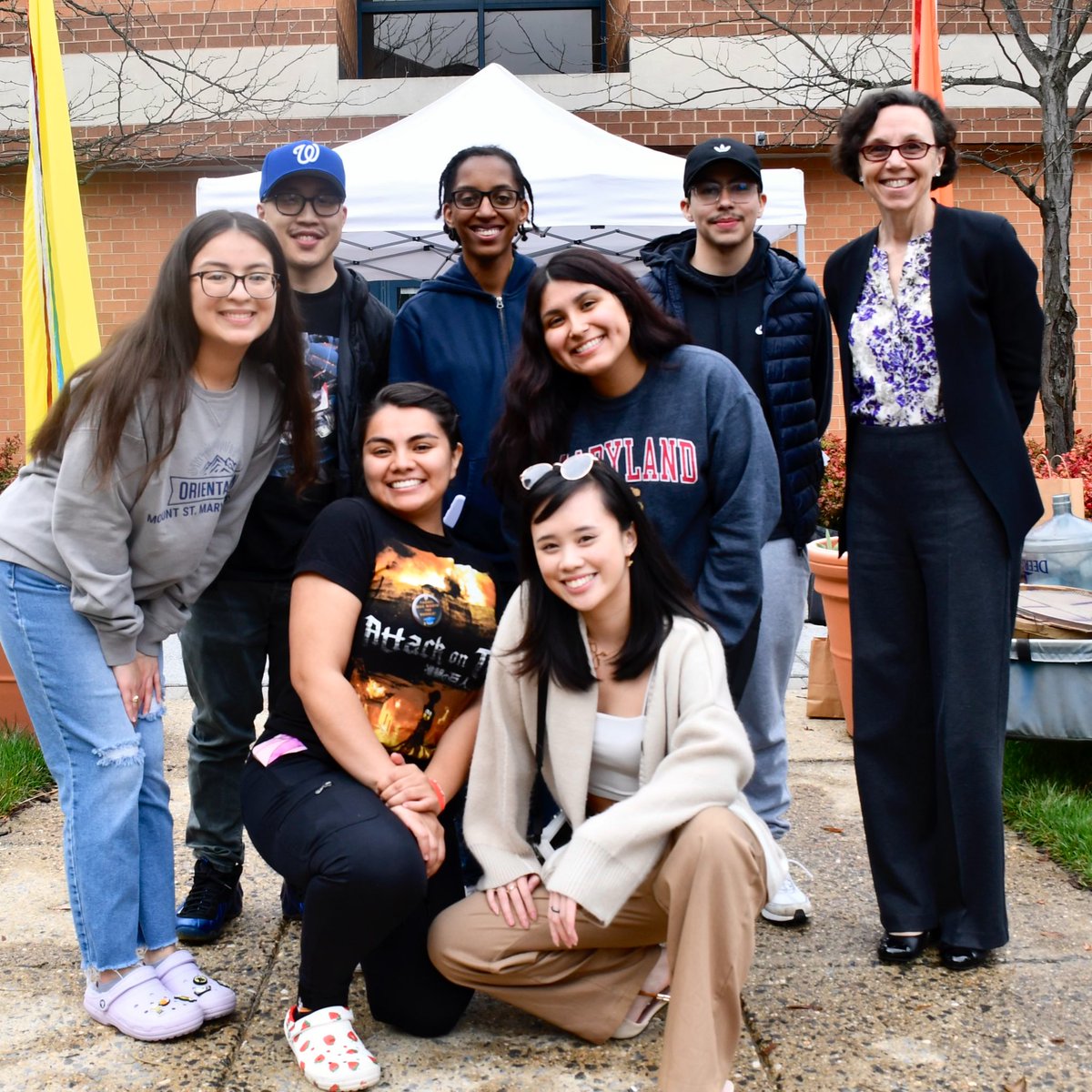 USG_Recruitment's tweet photo. Yesterday’s Student Appreciation Carnival was a blast! Carnival games, awesome music, photo booths, food, giveaways, &amp; even a petting zoo! Plus a great chance for these awesome @UatShadyGrove Ambassadors to get a pic w/ our wonderful Exec. Director @Anne_Khademian! #lifeatusg https://t.co/1rV4hGNQhs