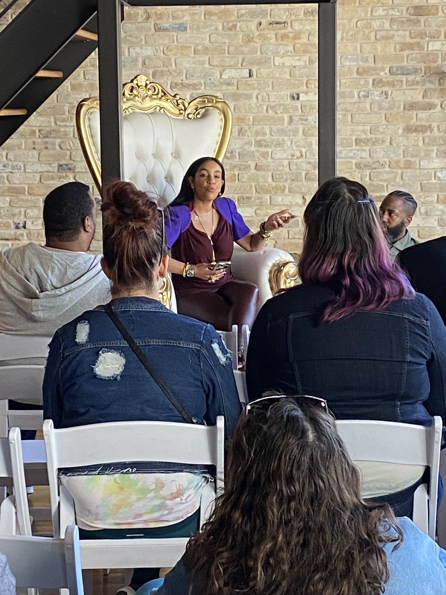 Becca_Morris's tweet photo. TBT when @SunriseBanks was at @sxsw talking about #fintech4good with people from all over the world. @BankerNextgen https://t.co/64fJG8Ni54