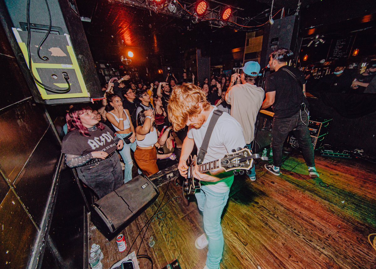 Chris_BYAM's tweet photo. Thankyou Amityville that was one of the best shows of tour for me 🙂🙏. Till next time ❤️ ✌️ 📸 @larsjuveland #betweenyouandme #byam #armageddon https://t.co/vIuZq0yAql