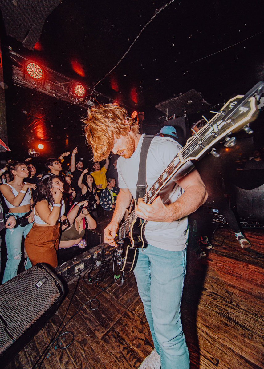Chris_BYAM's tweet photo. Thankyou Amityville that was one of the best shows of tour for me 🙂🙏. Till next time ❤️ ✌️ 📸 @larsjuveland #betweenyouandme #byam #armageddon https://t.co/vIuZq0yAql