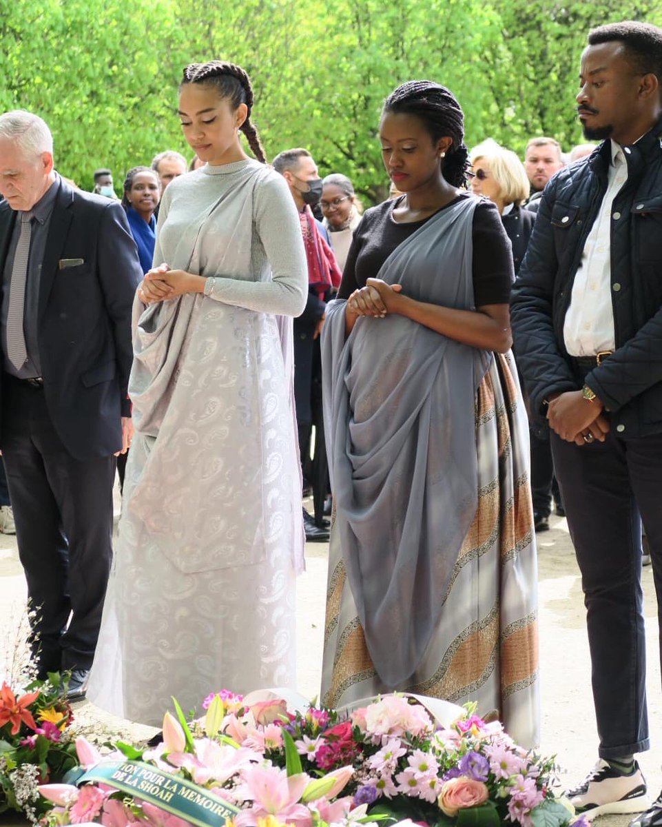 IbukaFrance's tweet image. Nous commémorons aujourd’hui pour la 28ème année le génocide perpétré contre les Tutsi au Rwanda. Contre l’oubli, la négation et la haine : souvenons-nous. Kwibuka 🕯

Nous remercions infiniment les représentants d’Etats, les élus, partenaires et citoyen.nes présents à nos côtés.