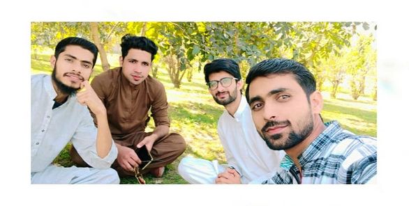 IamUmartariq's tweet photo. Buddies group of Virtual university of Pakistan.
#universityfriends #buddies #umartariq #sufyanhabib #azeembajwa #touqeerabads #virtualuniversity https://t.co/ruPSiyndGE