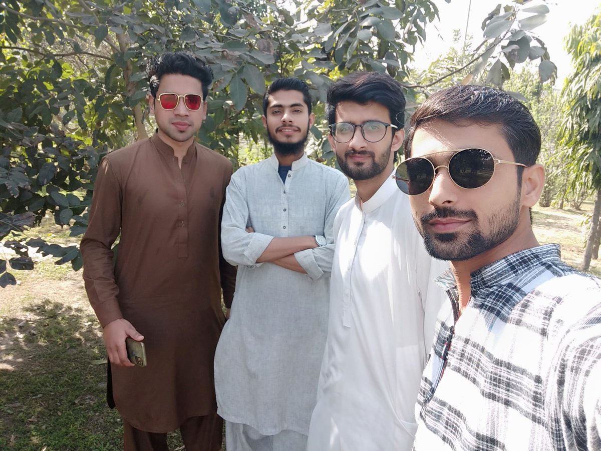 IamUmartariq's tweet photo. Buddies group of Virtual university of Pakistan.
#universityfriends #buddies #umartariq #sufyanhabib #azeembajwa #touqeerabads #virtualuniversity https://t.co/ruPSiyndGE
