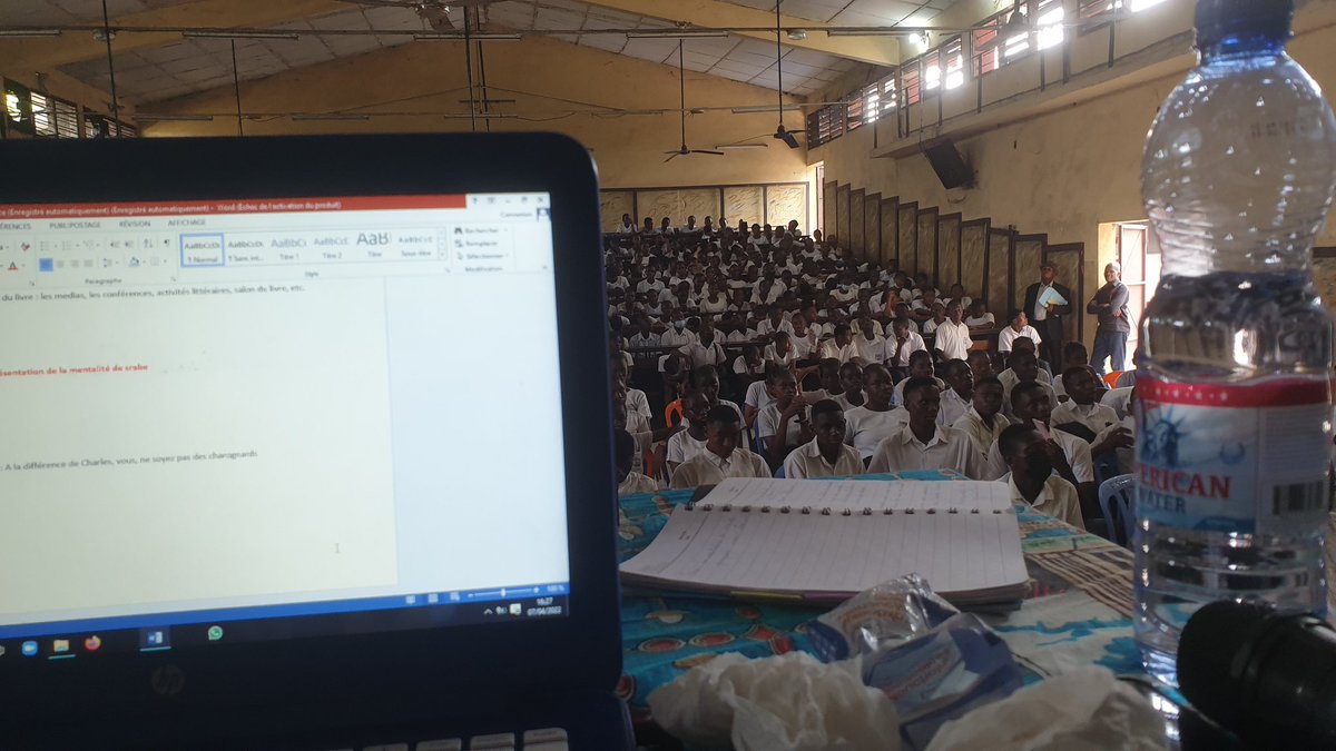 JephteMbangala's tweet photo. Heureux d'être invité à tenir une conférence au collège #Bonsomi autour de la littérature. Une belle occasion pour les jeunes élèves d'apprendre, d'un autre jeune, les multiples avantages de la littérature.
@halledelagombe @TabuYvette @Tiguy84723485 @BunkuluYves @PatrickMuyaya https://t.co/AVwZEPIhrH