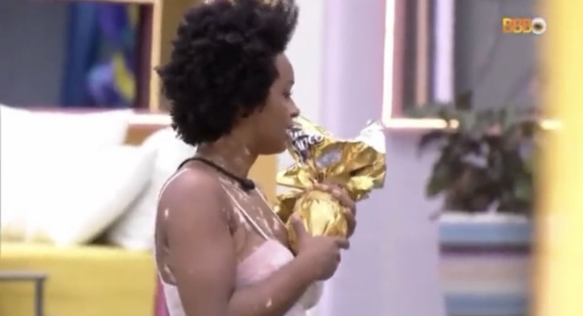 A cara da Natalia: puts ele é o favorito. Come esse pãozinho querida. A próxima é você. 
Ps: e não vai ser paredão falso.