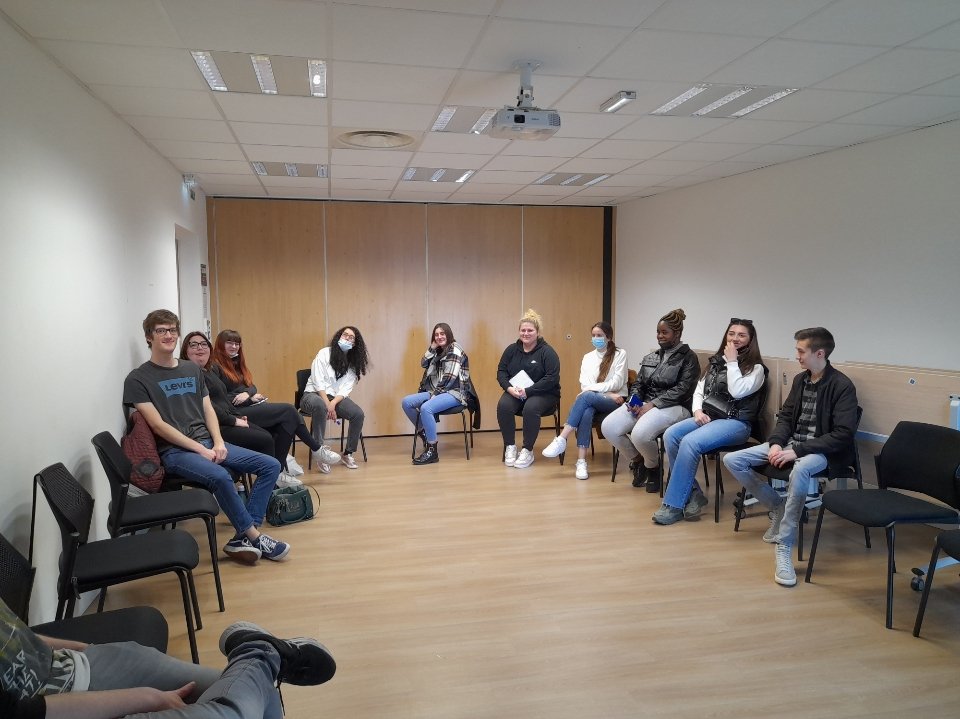 Aujourd'hui atelier sur mesure "on vous donne la parole", la parole est donnée aux jeunes du CEJ pour savoir ce qu'ils attendent de nous pour mieux les accompagner. Un atelier très apprécié par les jeunes et les conseillères. #poleemploivaucanson