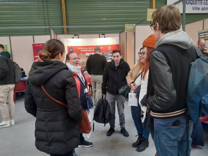 Caroline9_4's tweet photo. Sortie avec les jeunes du CEJ au forum les clés de l'emploi à Marquette lez Lille le vendredi 1er avril, une bonne expérience #poleemploivaucanson https://t.co/fhqGAjn66g