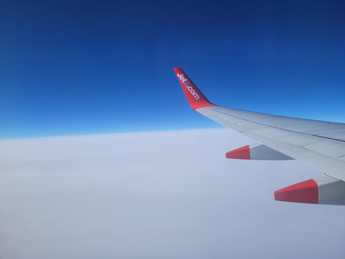 lucygwwfc's tweet photo. Flying from Birmingham to Iceland on Monday with @jet2tweets . Think this is the most prettiest plane window picture I've ever taken 😍 https://t.co/6Fb8u4H3HQ