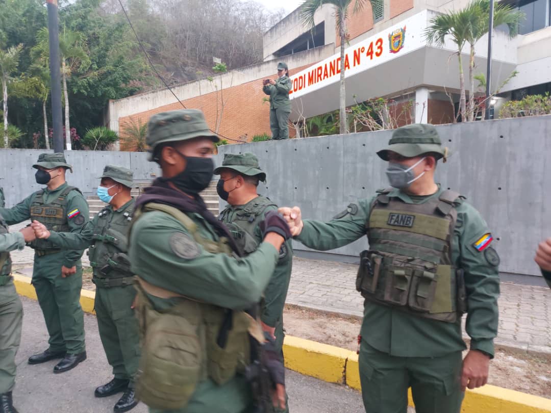 Nuevas tropas para Apure a la operación Vuelvan Caras, de la tierra de Guaicaipuro para ejercer la soberanía en nuestro territorio llanero, sangre nueva con fuegos encendidos, llama sagrada por el amor a la patria