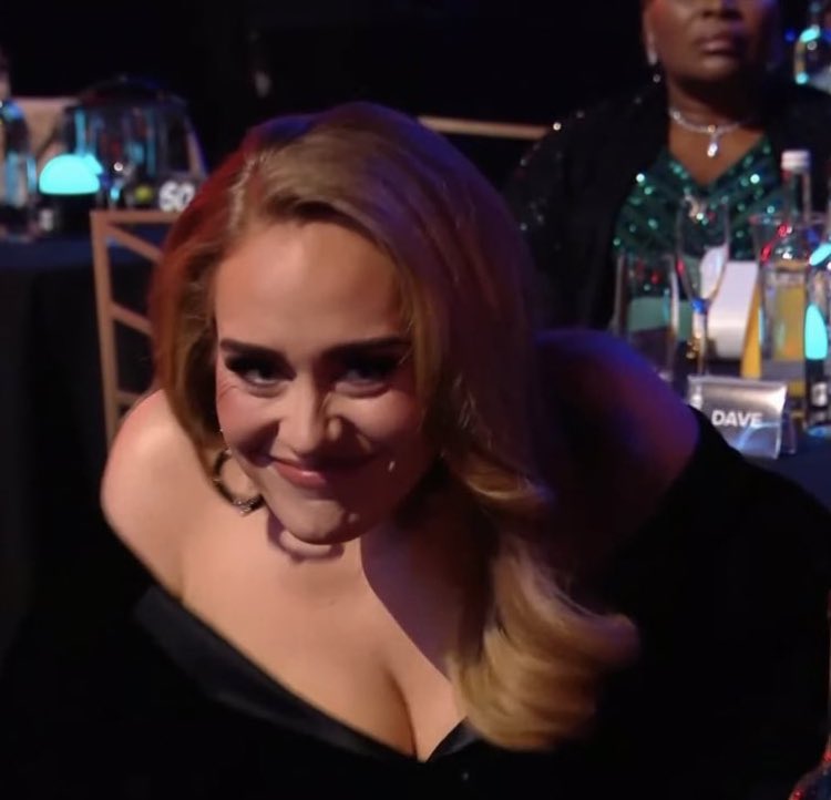 essence_stokes2's tweet photo. @AdeleAccess I need to see these 2 in a room together😭 https://t.co/AQDeeVyFmr