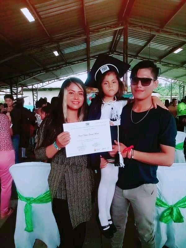 EOranchi's tweet photo. Familys 😘😍💏 https://t.co/2oVD9ixmIk