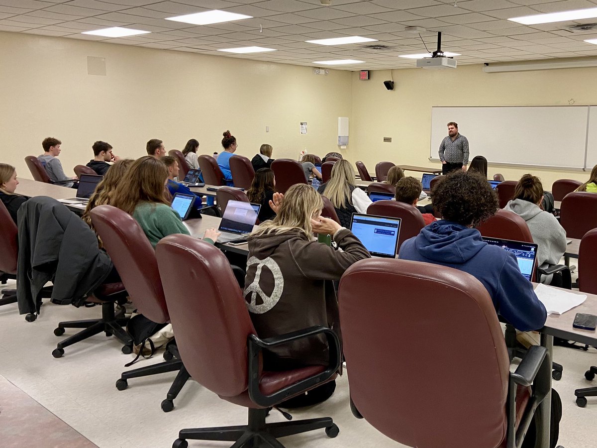 Big thanks to <a href="/GinoFanelli/">Gino Fanelli</a> of @roccitynews for joining Intro to PR today to talk all things journalism, media, social media and PR. So insightful.