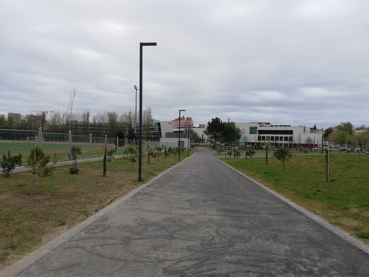 filipafcastro's tweet photo. A new park exactly between home and office makes #WalkToOffice > #homeoffice https://t.co/xEDlmCa273