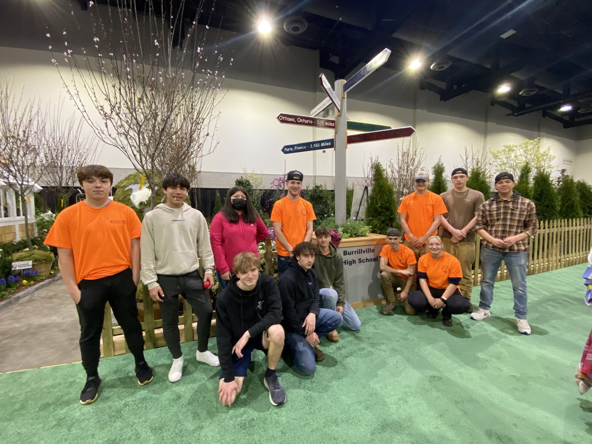 BSDBroncos's tweet photo. Big shout-out to our Construction Management Pathway students for their work at the RI Home Show!  What a wonderful way to showcase the many talents of our students.  Go Broncos! @BHSCTECM @BHSBroncos @SkillsUSARI @LindaLarsenRI  @CTE_RI https://t.co/VWF32l98tC