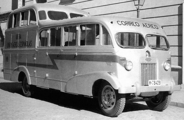UltimativCars's tweet photo. Welcome to the team, @ViajeEnOferta.

I KNEW, I had some pictures of a British bus, designed by the Spanish company #Seida w/ quite similar uncommon lines, as a certain Citroën-bus; just took a bit longer to retrieve them:

here's a #Guy #Arab III [by Seida] (1947/48; 4 units). https://t.co/Ix5rVk75IN