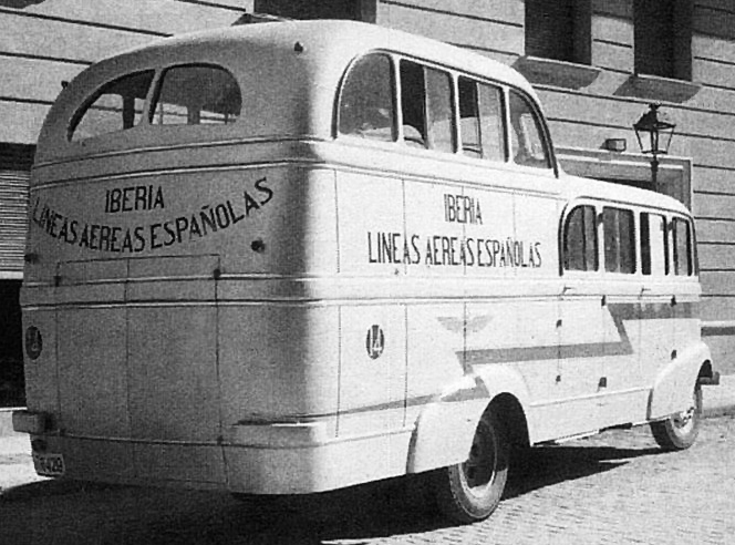 UltimativCars's tweet photo. Welcome to the team, @ViajeEnOferta.

I KNEW, I had some pictures of a British bus, designed by the Spanish company #Seida w/ quite similar uncommon lines, as a certain Citroën-bus; just took a bit longer to retrieve them:

here's a #Guy #Arab III [by Seida] (1947/48; 4 units). https://t.co/Ix5rVk75IN