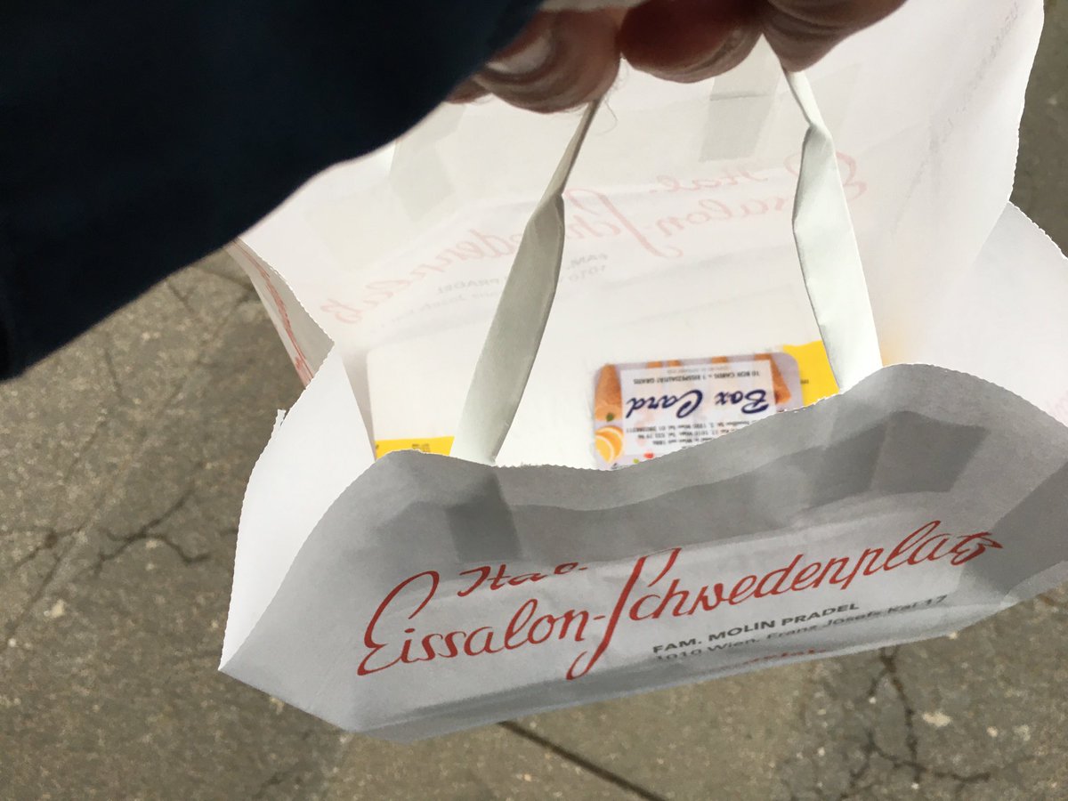 SchuhChristoph's tweet photo. Verspรคteter #Saisonstart #Eissalon #Schwedenplatz #Wien #bestice #gelato ๐ https://t.co/Yp5SXNDSPh