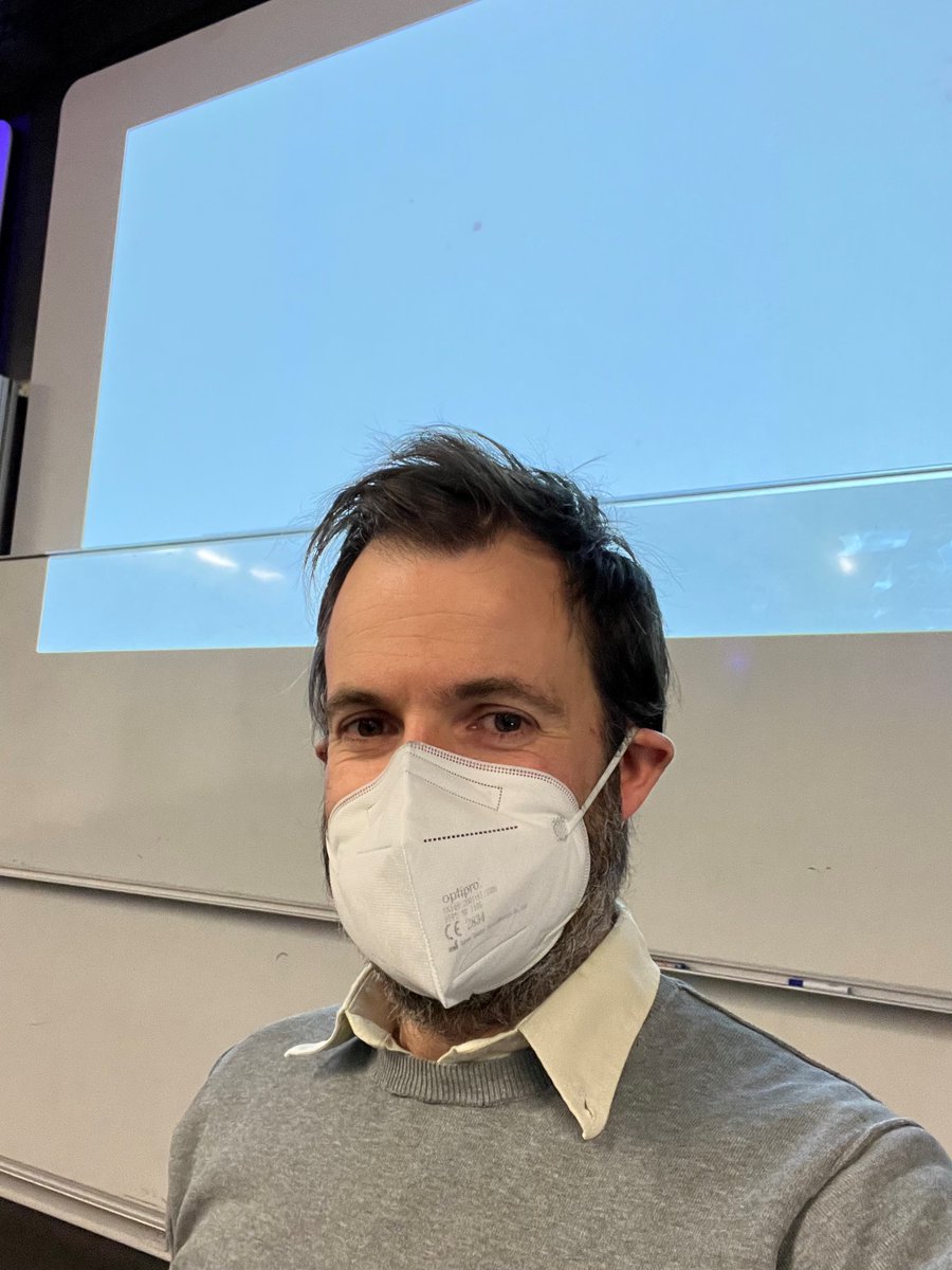 Kit_Yates_Maths's tweet photo. I may be the only person in the university still doing it, but while covid rates are sky high I'm going to continue to lecture in my mask in order to protect myself and my students. https://t.co/1FEIYeIi3e