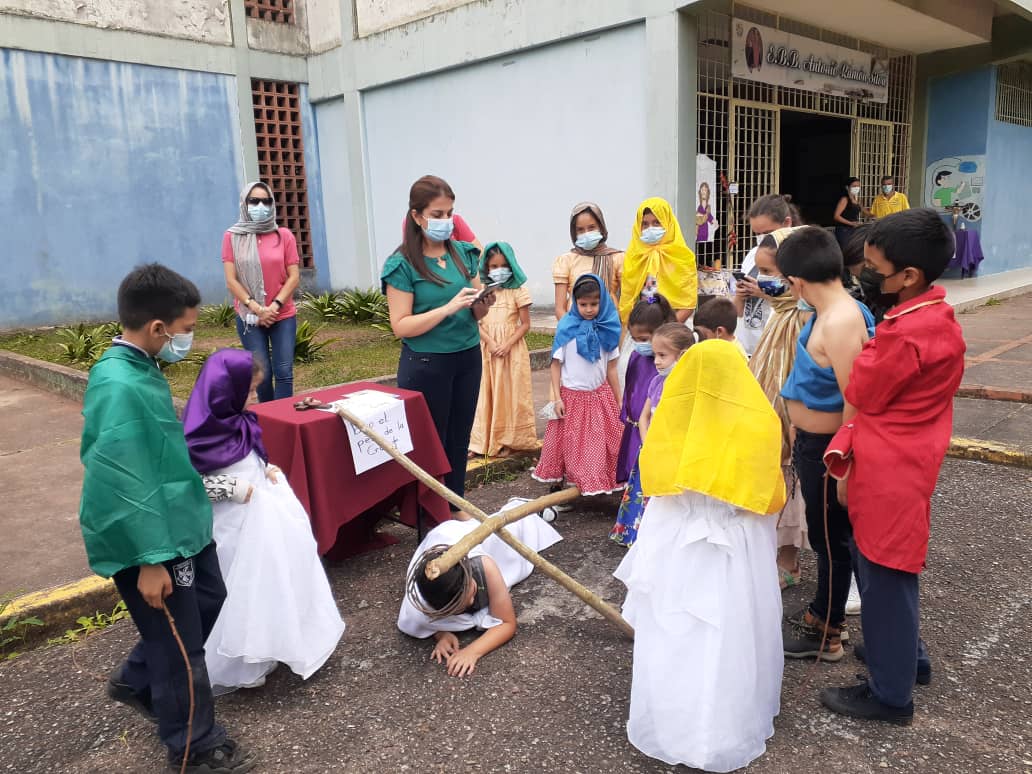 anrasil's tweet photo. #07Abril El período de la Cuaresma propicia la práctica piadosa del vía crucis. Es una manera muy fructífera de preparar el alma, día tras día, al encuentro con el  Divino Ser Supremo #SemanaSanta2022  @MPPEDUCACION @ZonaEducTachira @_LaAvanzadora https://t.co/k10GfWPmer