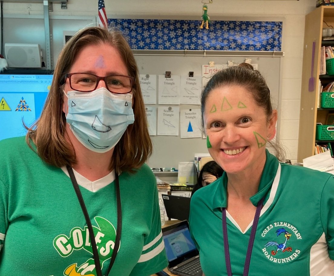 EdTechieMeg's tweet photo. Ss use @BookCreatorApp to create their own math vocab books. @Ms_Keaney and I are taking visual aids to a whole new level with our ELLs @ELOfficePWCS @TreadwellMrs @ColesRoadrunner @KatieF https://t.co/TDrDphUJgF