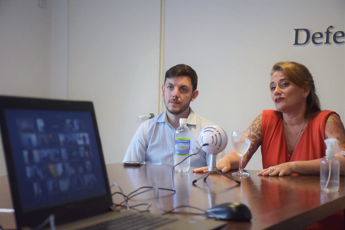 defensoriaPBA's tweet photo. 🟣 Desde la Unidad de Orientación Pericial (UOP), llevamos adelante una capacitación por Zoom para nuestros delegados y delegadas. 

La UOP funciona en el marco de la Defensoría, dentro del Observatorio de Políticas de Género y Orientación Pericial, para casos de femicidios. https://t.co/Vv5DqmveJc