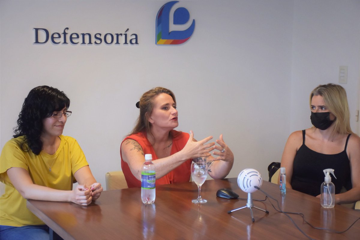 defensoriaPBA's tweet photo. 🟣 Desde la Unidad de Orientación Pericial (UOP), llevamos adelante una capacitación por Zoom para nuestros delegados y delegadas. 

La UOP funciona en el marco de la Defensoría, dentro del Observatorio de Políticas de Género y Orientación Pericial, para casos de femicidios. https://t.co/Vv5DqmveJc