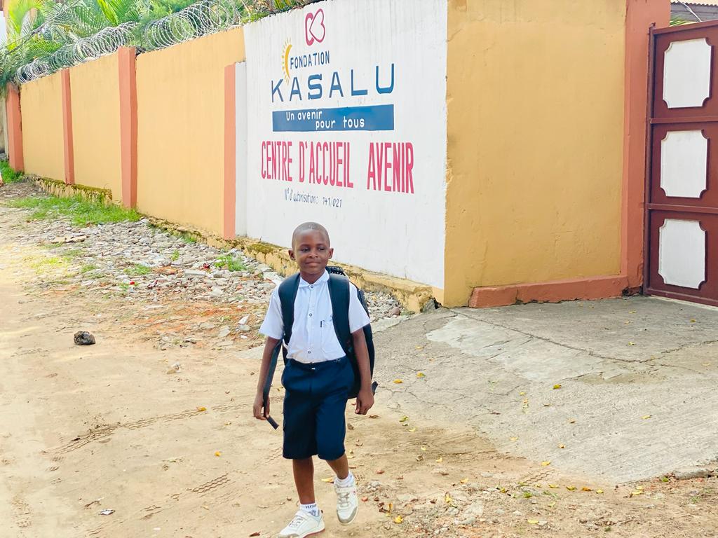 FondationKasalu's tweet photo. La famille FOKAS est fière de son grand garçon Andy. Arrivé au centre avec de grandes lacunes en écriture et en lecture, ce dernier nous a épaté lors de la dernière période d’évaluation en obtenant 78,9%.
👏🏾 tu nous a prouvé que « only Sky is the limit »
#Fokas #unavenirpourtous https://t.co/NRoJuxxjPT