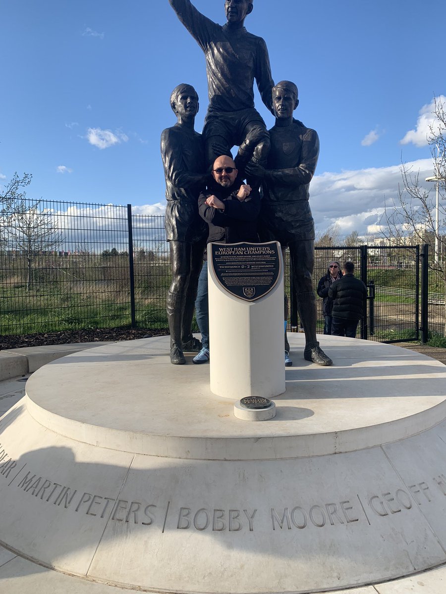 paul_bass10's tweet photo. Pic with our #europeancupwinners #WHUFC #COYI β https://t.co/nOPCpnZQTA