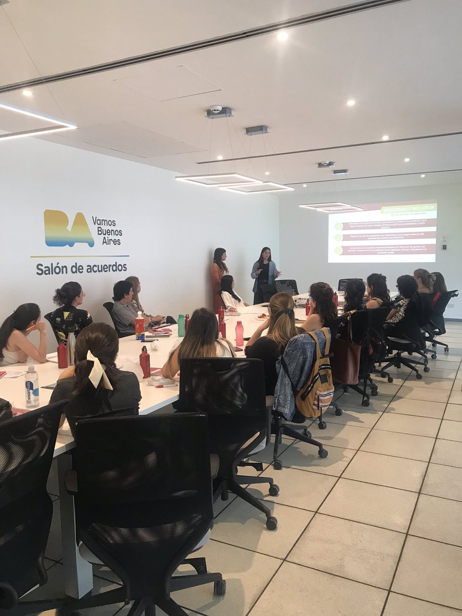 Hoy <a href="/adeccoAR/">Adecco Argentina</a> aportando nuestra experiencia y acompañando al equipo de facilitadoras que liderarán las capacitaciones del programa de prácticas educativas del <a href="/EducacionBA/">Ministerio de Educación de Ciudad de Buenos Aires</a> Felices de sumarnos a este desafío que promoverá la empleabilidad de los y las jóvenes de la Ciudad! 🙌🏼📚💼