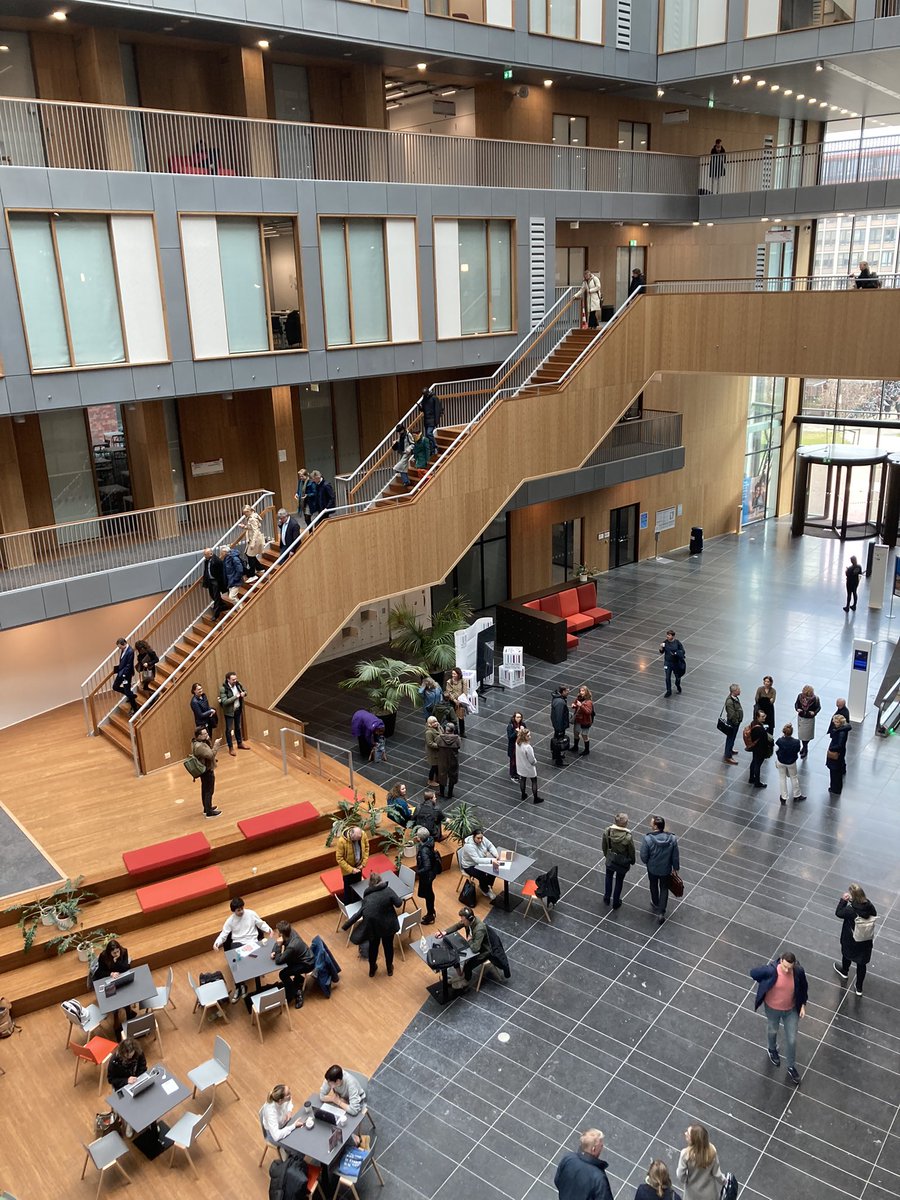 Enthousiasmerend werkbezoek van <a href="/UTwente/">University of Twente (inactive)</a> aan <a href="/VUamsterdam/">Vrije Universiteit Amsterdam (inactief)</a> met o.a. <a href="/MvP_VanPraag/">Mirjam van Praag</a> en <a href="/vinsub/">Vinod Subramaniam</a>. We maken nieuwe plannen om samen meer technische academici met een brede oriëntatie op te leiden vanwege de grote vraag in Nederland en met name de <a href="/ProvincieNH/">Noord-Holland</a>.
