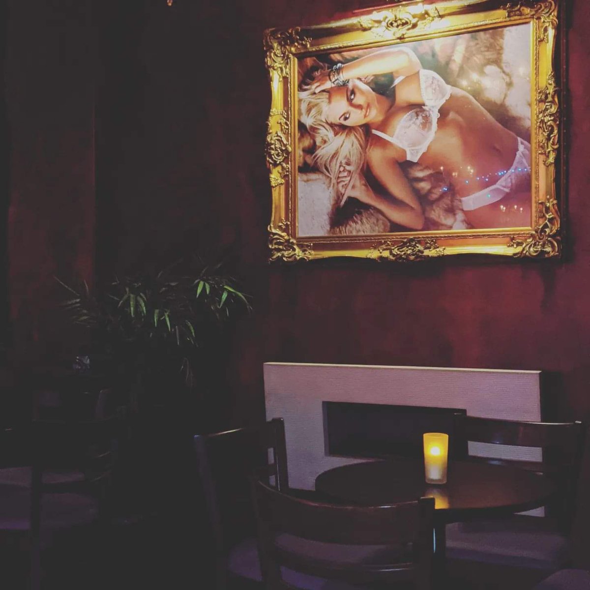 lodgereading's tweet photo. 🍻 It's nearly the weekend - half price entry if you show this post. Start tonight with our beautiful dancers 💃

Open 10pm-5am.

For bookings contact 01189500950 x

#Reading #gentlemensclub #stripclub #strippers #nightlife #stripper #dancers #music #club #poledance #sexy #bar https://t.co/MA6RJdqdqE