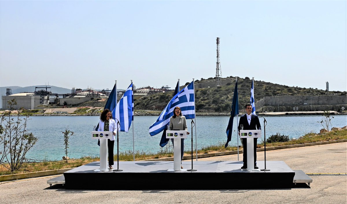 desfa_gr's tweet image. The #EuropeanCommissioner for #Energy, Kadri Simson, visited DESFA’s Revithoussa #LNG Terminal accompanied by the Greek Minister of Environment &amp;amp; Energy, Kostas Skrekas, the Secretary General of Energy &amp;amp; Mineral Resources, Alexandra Sdoukou &amp;amp; the CEO of #DESFA, Maria Rita Galli.