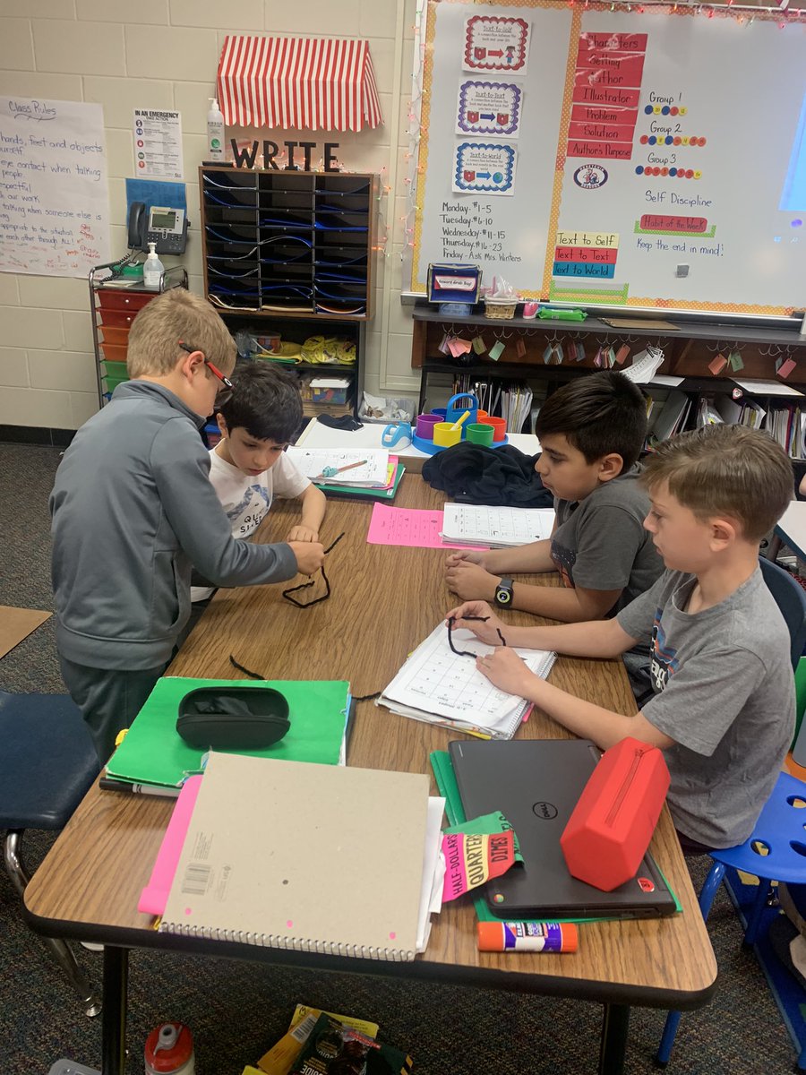 mrs_winters2's tweet photo. We had to stretch our minds to create 3D shapes from pipe cleaners by using described attributes!!  We rocked it y’all!! #3rdgradeherewecome @DeretchinCISD https://t.co/EIOnaOwWrA