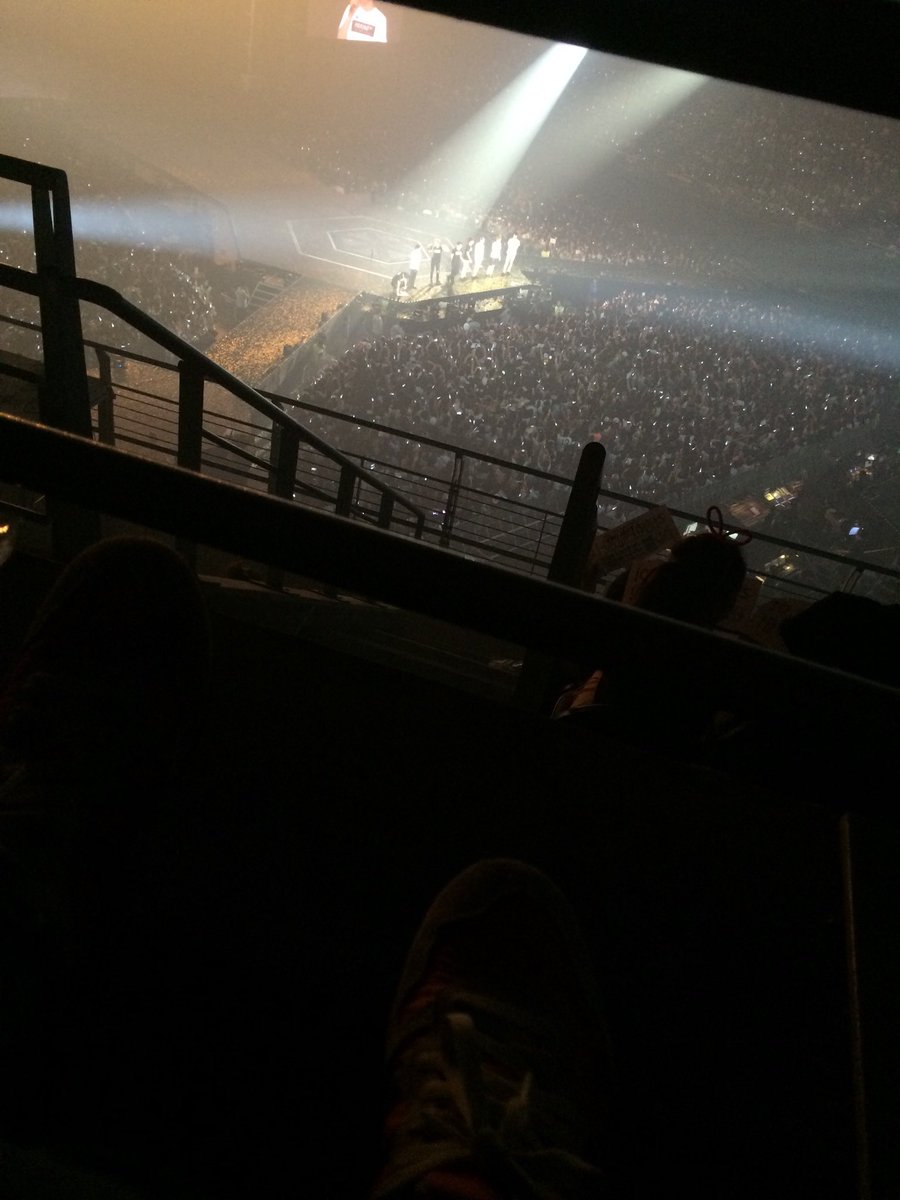 bbhs___'s tweet photo. 백현이의 사진이 봐서 엑소 사랑에빠졌어. 거의 9년동안 아주 좋은 추억이다. 울고..웃고..행복할때 슬플때 엑소가 있어서 다 아름다운 시간이다. 엑소때문에 좋은 친구를 만나고 좋은 것도 많이 배웠어. 엑소 좋아해서 지금 행복하고 아름다운 나를 된다. 고맙고 사랑해.
#10yearswithexo https://t.co/yQHWBRS41H