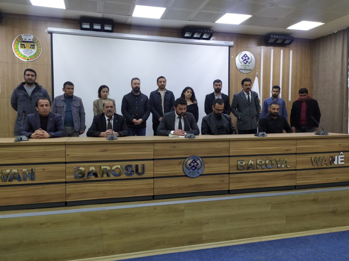Bugün  VAN BAROSU ve VAN BAROSU ENGELİ HAKLARI  KOMİSYONU  ile Van ‘da engellilik alanın da  çalışan STK  lar Van Barosun da, tüm barolar ile eş zamanlı olarak görme engelli Av.MÜMİN ÖZEKEN’e yapılan ayrımcılığa ilişkin basın açıklaması yaptık @AvSinanT <a href="/VanBaro/">Van Barosu - Baroya Wanê - Van Bar Association</a> @zepcakir
