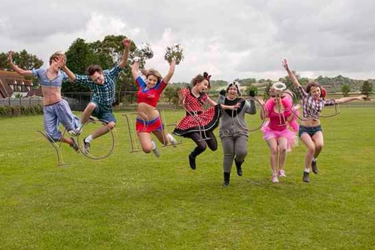 Now, 15 year olds all seem to either have a knife or a ket dealer... I had a cowgirl hat and an affinity for looking like a total cunt x