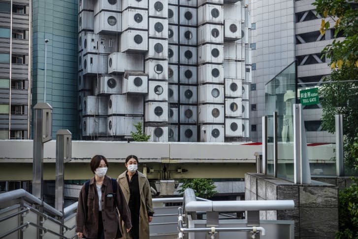 jzebraa's tweet photo. #Tokyo's iconic #Nakagin #CapsuleTower to be demolished, #built in 1972 as a #future look at living <3 @jzebraa #Art #Design #Structure https://t.co/AgG0CVKxnt https://t.co/M1lhFfjo6I