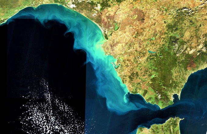 CSIC's tweet photo. El CSIC cuenta con tecnologías de teledetección aplicables a diversos sectores industriales, como el rastreo de contaminantes en el mar y la agricultura de precisión.
Un jornada aborda las diversas aplicaciones de estas tecnologías.
27 de abril. CSIC.
➡️https://t.co/4rfYpjLgVa https://t.co/ZbKdv343oF