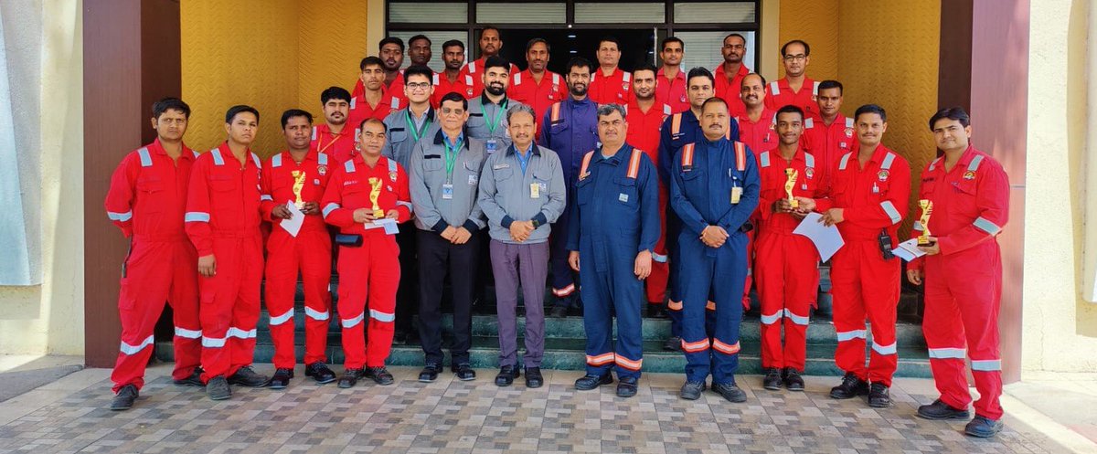FireIndus's tweet photo. Glimpses of Quarterly Best performance Award ceremony during the visit of Indus Fire Safety Pvt. Ltd. (Indus Group) Sr. Management team visit @ BORL Bina site.
#team #safety #recognition #IndusGroup #BORL https://t.co/vB1dEkjkXD