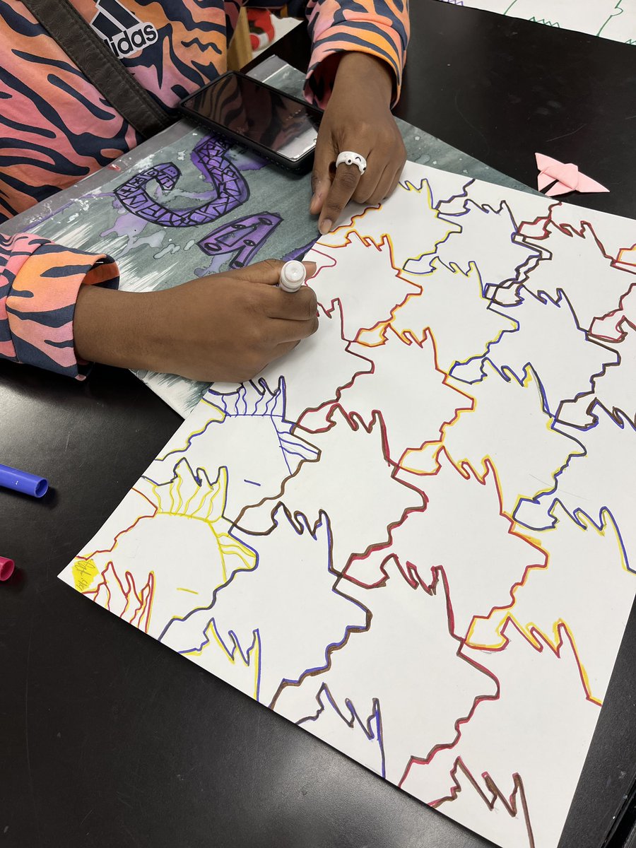 KatKat_doodler's tweet photo. Beginning artists are tessellating like the wind! #mcescher #SpringISDPVA @G_arted @DueittEagles @amandalynnbyers https://t.co/q8LRgt9FLl