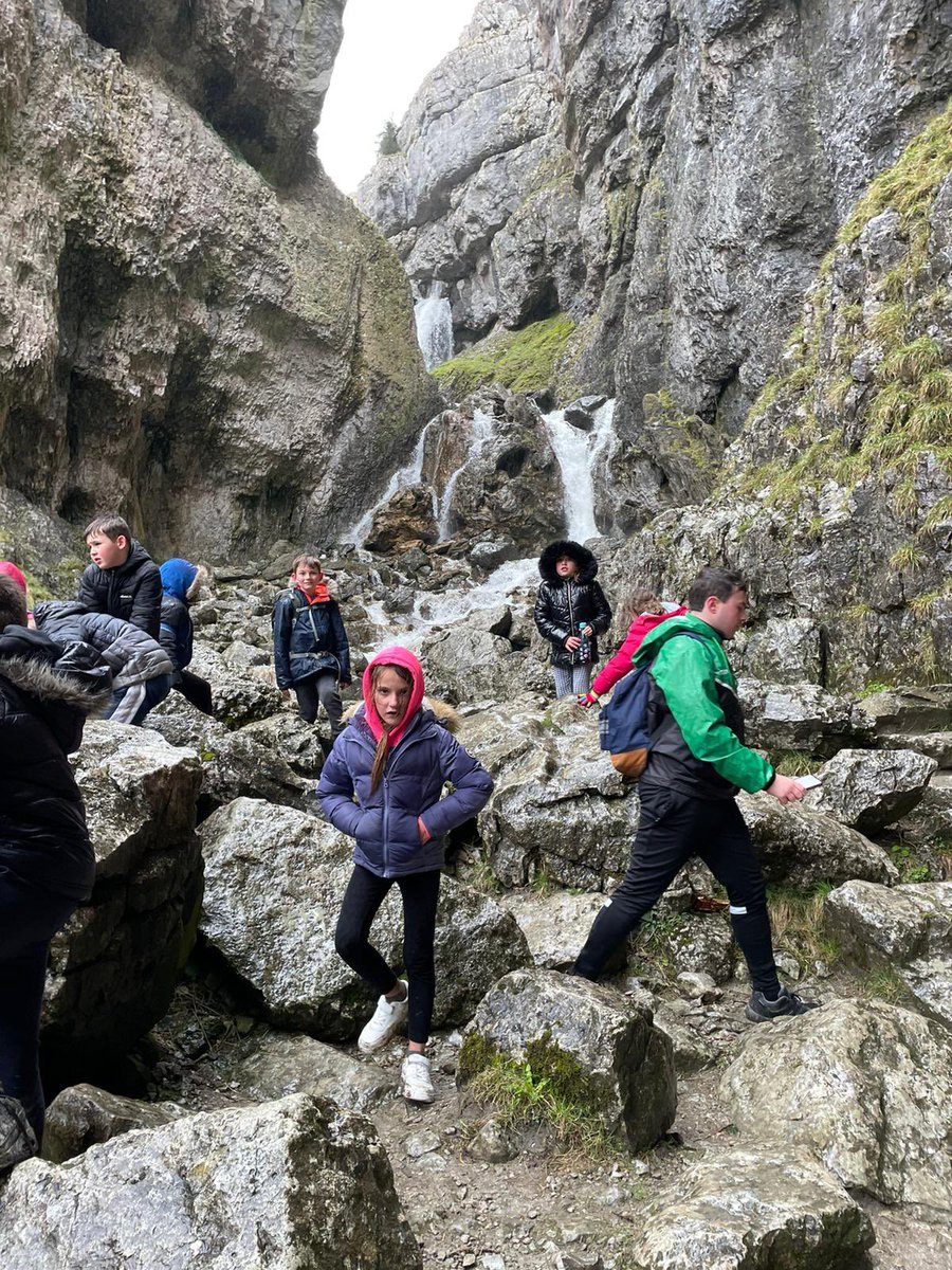 FlanshawJIN's tweet photo. Our Year 3/4 children are having an amazing time in Malham for their residential! #activeants π https://t.co/LZZPs6XzwE
