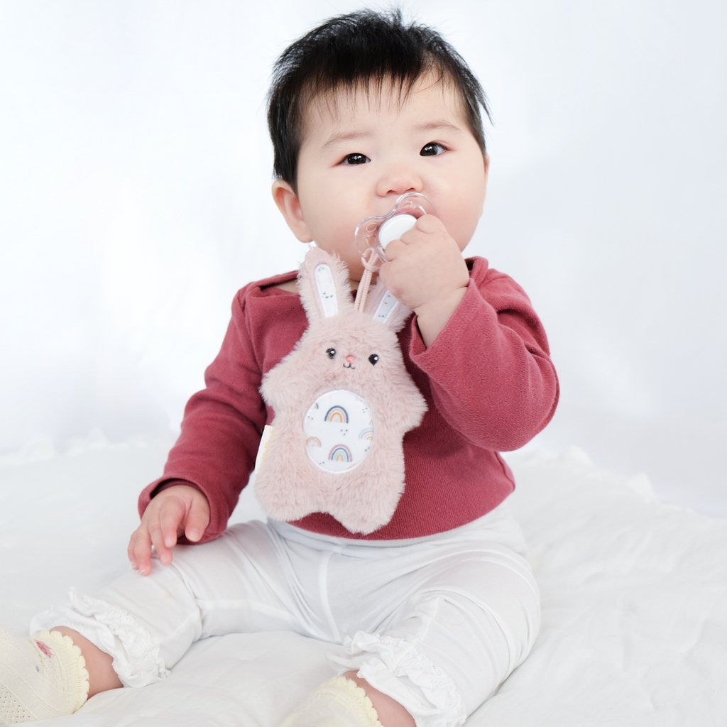 BooginHead's tweet photo. 🐇Sore gums don't take a holiday! Give the little person in your life some gentle relief from tiny razor bones erupting mercilessly into their baby mouths. May we offer a few affordable solutions?

#booginhead #easter2022
https://t.co/rKt58DkAJT https://t.co/JnbdohyenP