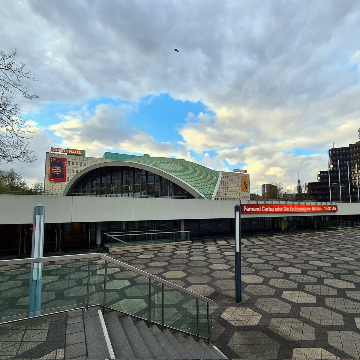 Opernjunkie's tweet photo. Ich bin nicht nur auf meinen dritten #Spontini gespannt, sondern auch sehr auf die Rollengestaltung von Mirko #Roschkowski, der kürzlich ein fantastischer #Freischütz Max am #StaatstheaterKassel war🎶 #Premiere #FernandCortez #OperDortmund #Raritätenjäger https://t.co/M6CpieGhjd