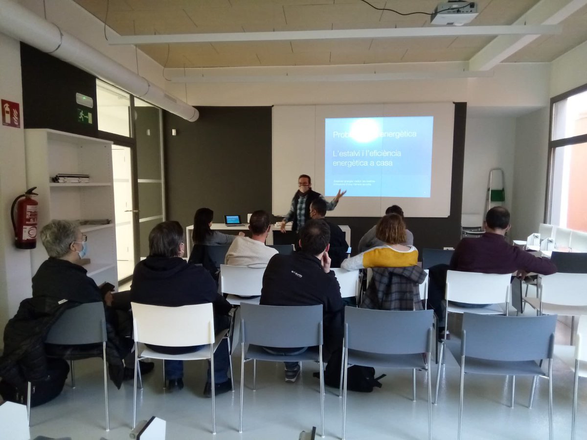 InsDali's tweet photo. Aquesta setmana part del nostre professorat ha visitat la Casa de l'Energia. Hem pres nota de tot el que podem fer per tal de reduir el consum energètic. Aquest és el camí! @casaenergiaelprat @ajelprat #transicióenergètica #canvidemodel https://t.co/FiG5GOf7YY