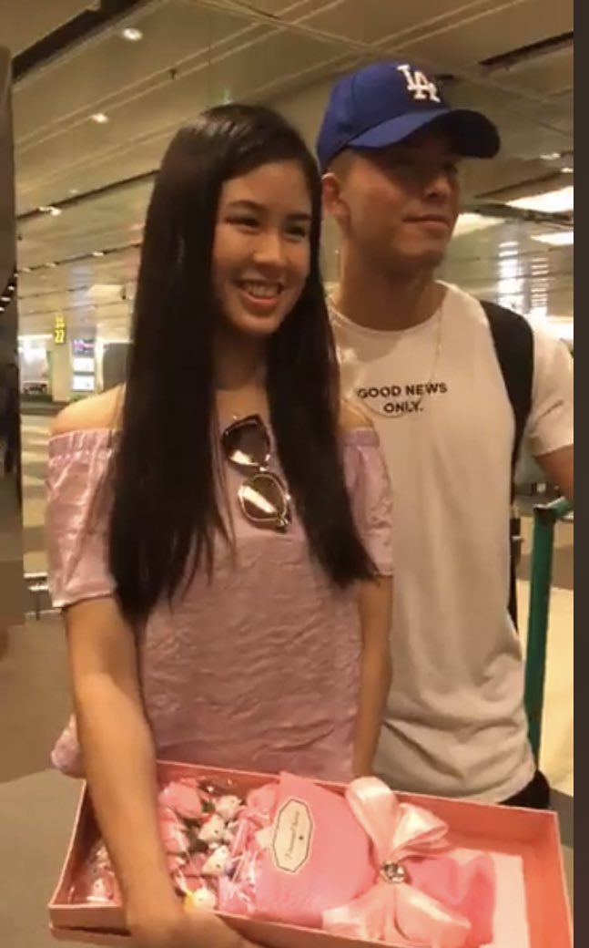 GAMORAYOURKARMA's tweet photo. Hi @KissesDelavin &amp; @tonythesharky, this was during the day before your concert in Singapore last April 2018. Sobrang nkakamiss oi.. 💘❤️‍🔥

#KissesDelavin 
#Kissables
#KissTon https://t.co/1C40qzbI6i
