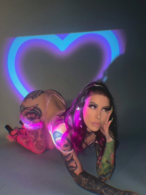 𝗙𝗥𝗘𝗘 for today 💖😈  https://t.co/ErwZogPlyE https://t.co/AoCBk8Soje