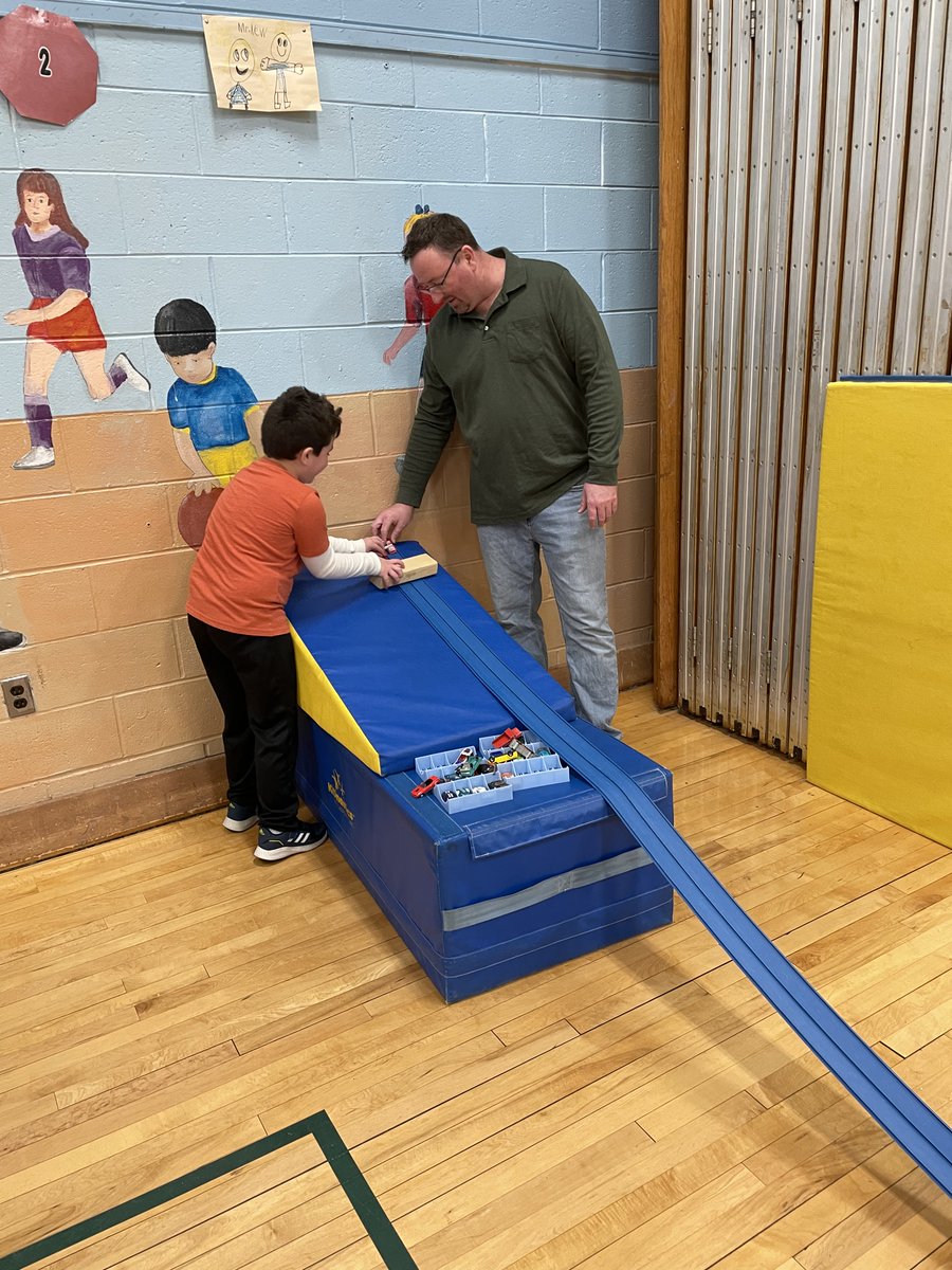 CommackSchools's tweet photo. Everyone had a great time at the #IndianHollow First Grade Game Night!
#GameNight #CommackSchools #MrsFox https://t.co/eXoREOCjIm