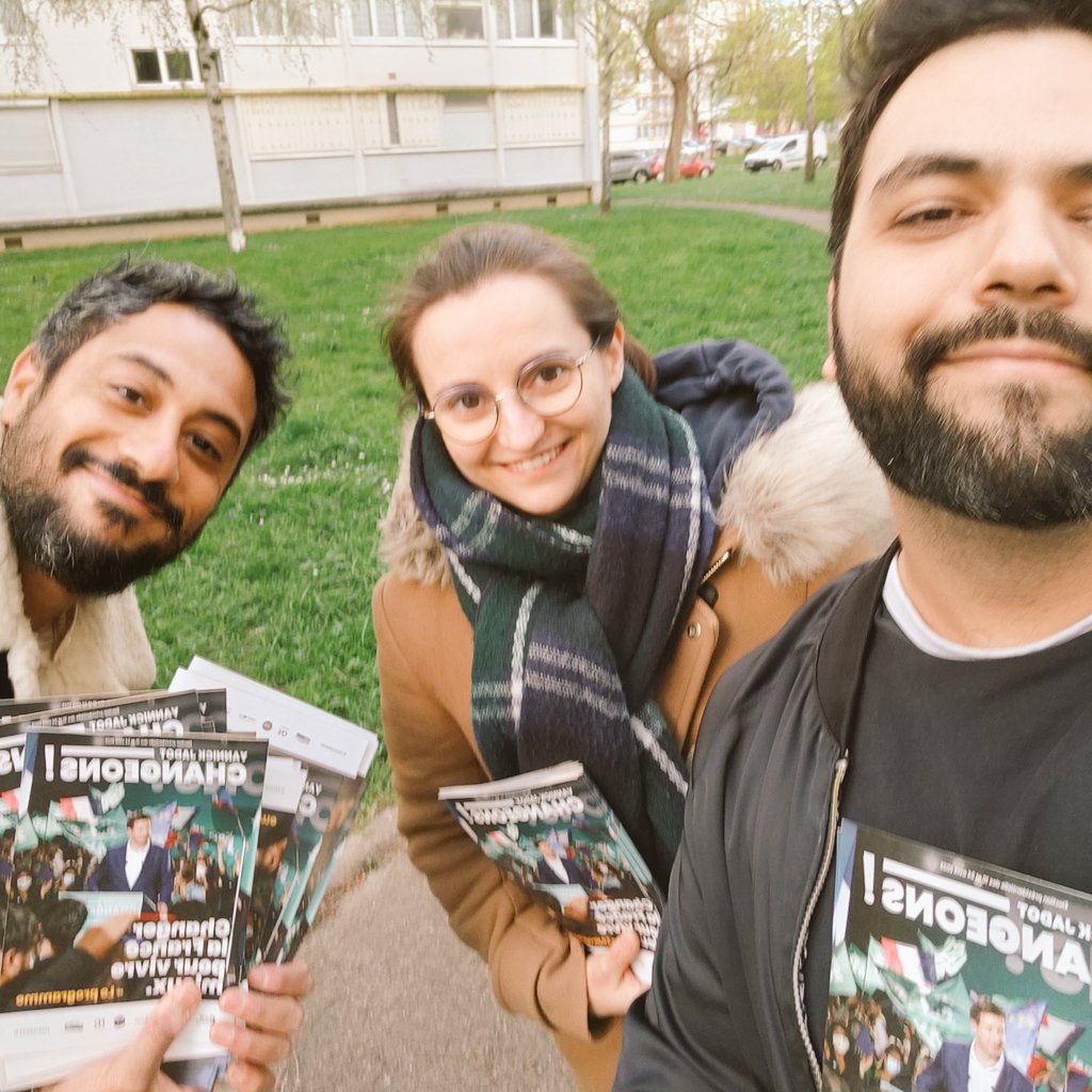 EELVIvry's tweet photo. Dernières lignes droites pour la campagne et faire gagner @yjadot dimanche prochain ! Un seul bulletin pour l'écologie, pour l'humain et la justice sociale ! #Jadot2022 #VagueVerte ☘️✊🏼 https://t.co/VQcUOwEXHx